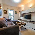 Sh5A-Qawra Prime Location 2 Bedroom Apartment