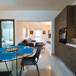 Sh5A-Qawra Prime Location 2 Bedroom Apartment