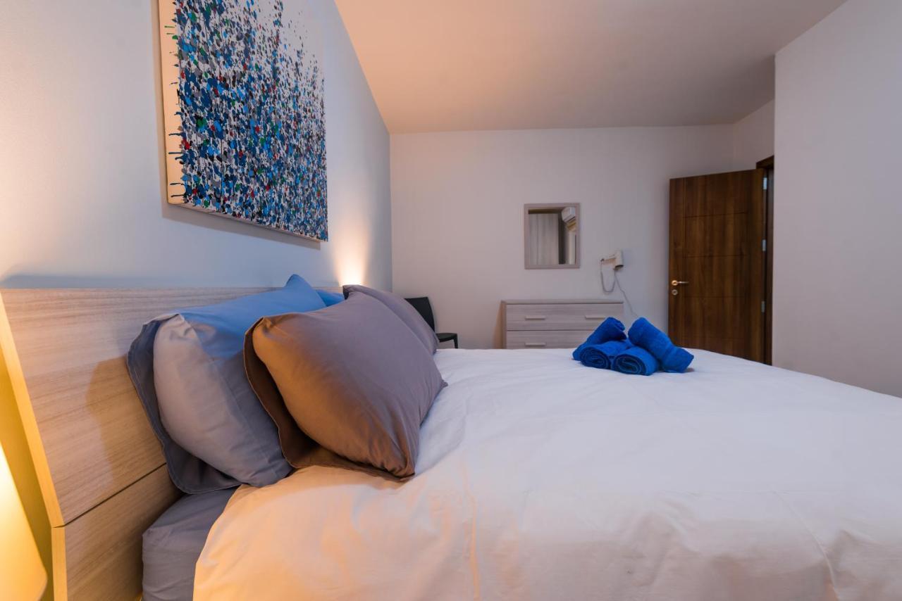 Sh5a-qawra Prime Location 2 Bedroom Apartment *